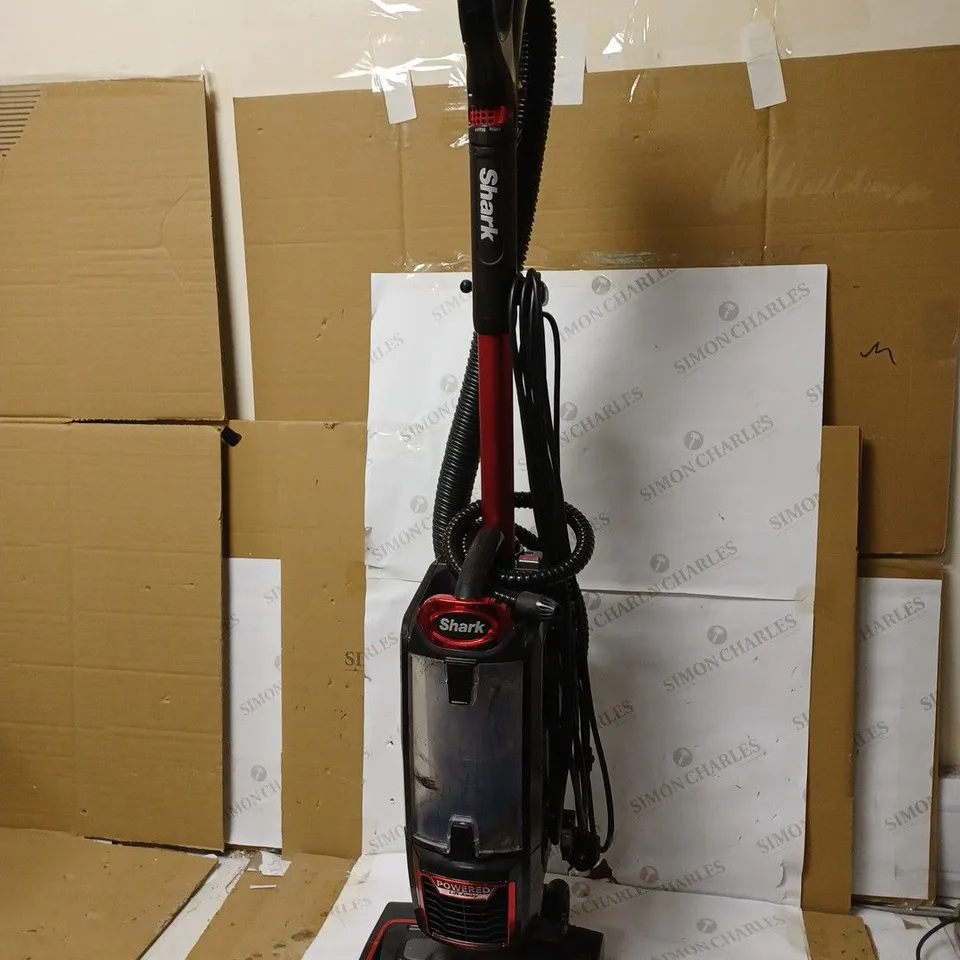 SHARK UPRIGHT VACUUM CLEANER 