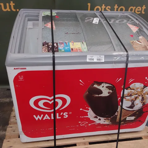 MEDIUM WALL'S ICE CREAM CHEST FREEZER