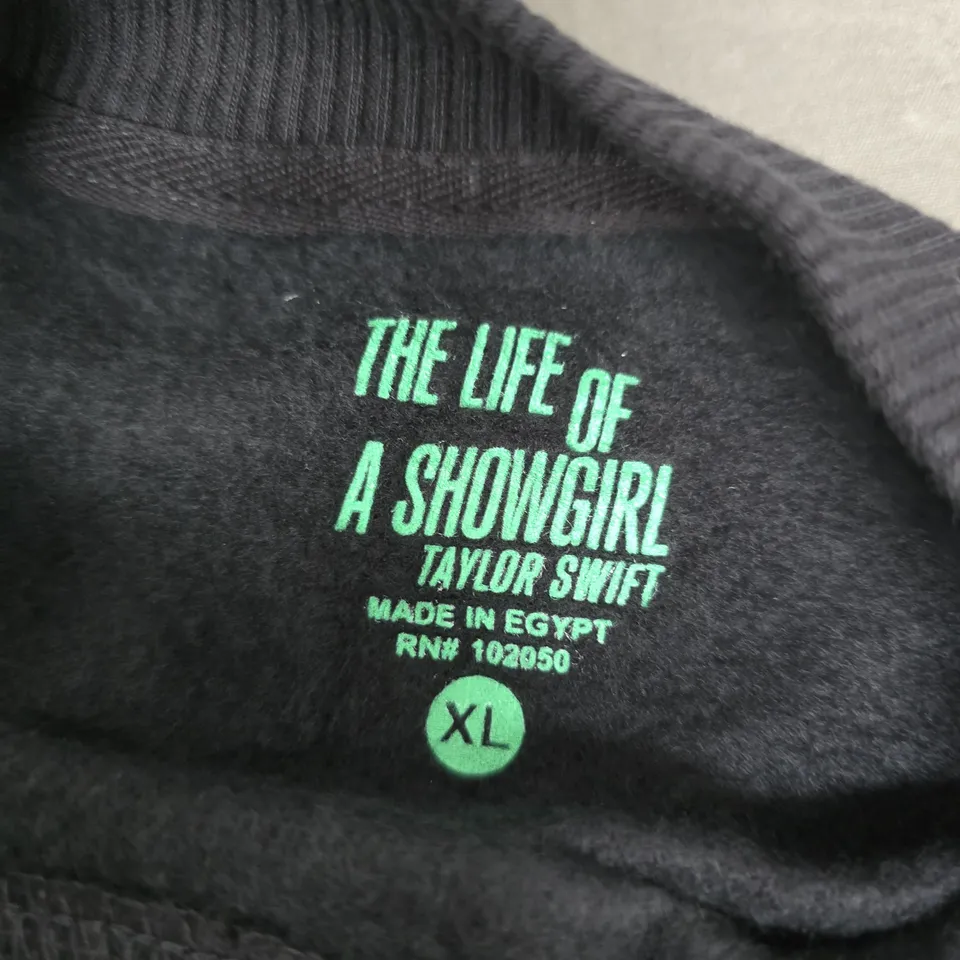 TAYLOR SWIFT THE LIFE OF A SHOWGIRL T-SHIRT – XL 