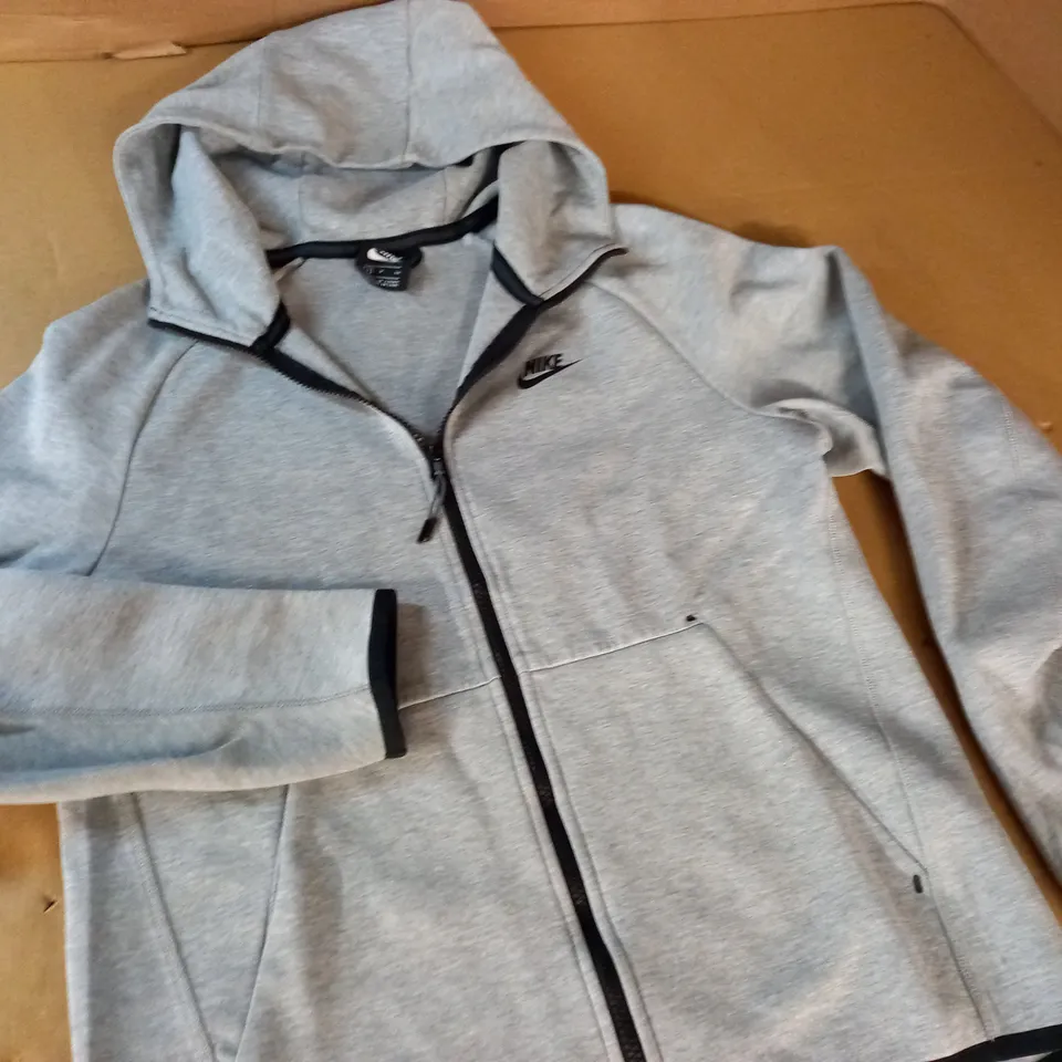 NIKE ZIP THROUGH HOODIE - S