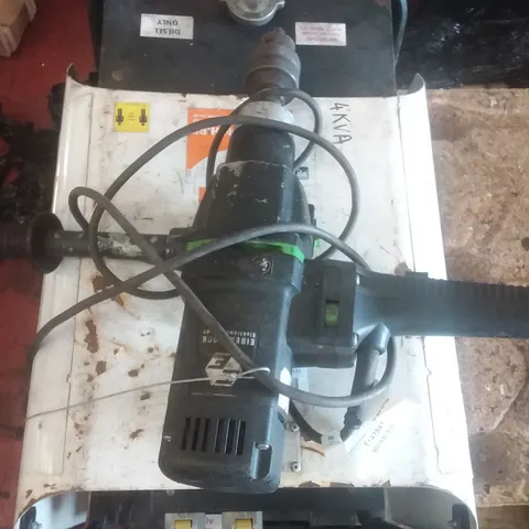 HEAVY DUTY AUGER DRILL C/W CHUCK