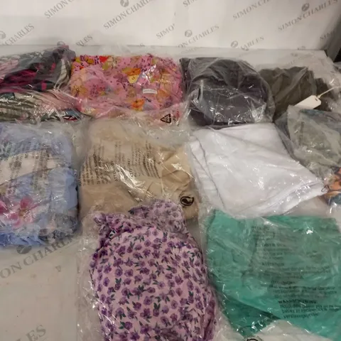 BAG OF APPROX 10 ASSORTED CLOTHING ITEMS TO INCLUDE - MAISON DE NIMES - EMELIA