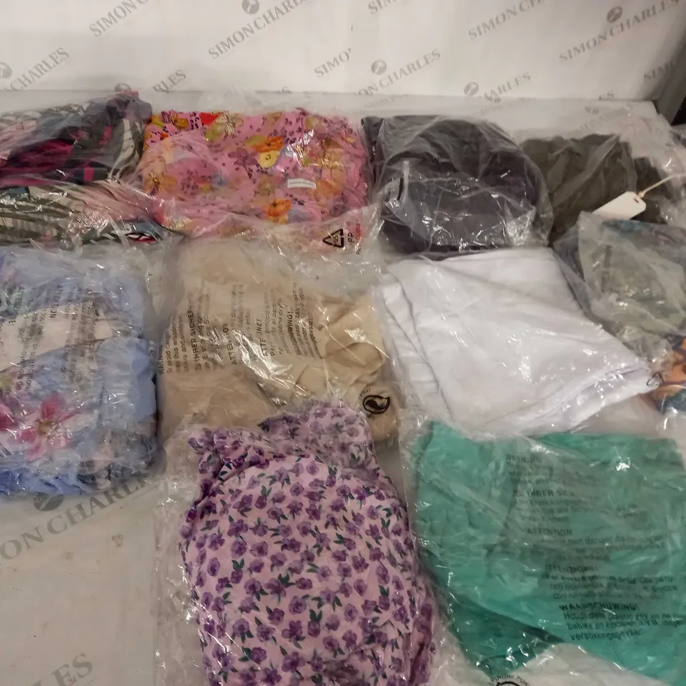 BAG OF APPROX 10 ASSORTED CLOTHING ITEMS TO INCLUDE - MAISON DE NIMES - EMELIA