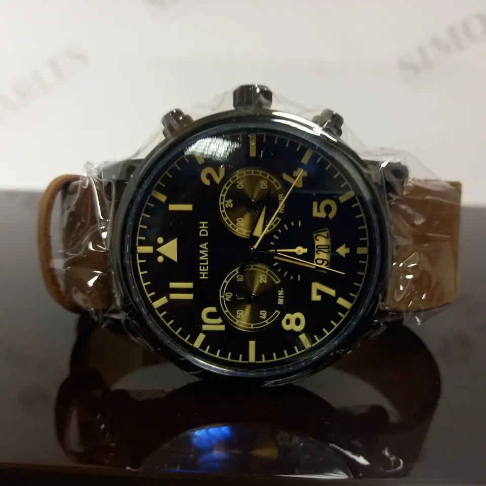 HELMA DH VINTAGE STYLE SUEDE STRAP WRISTWATCH