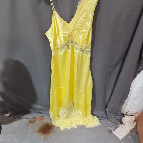 RIVER ISLAND STUDIO YELLOW SATIN SLIP DRESS WITH LACE TRIM, UK 16 (EU 42)