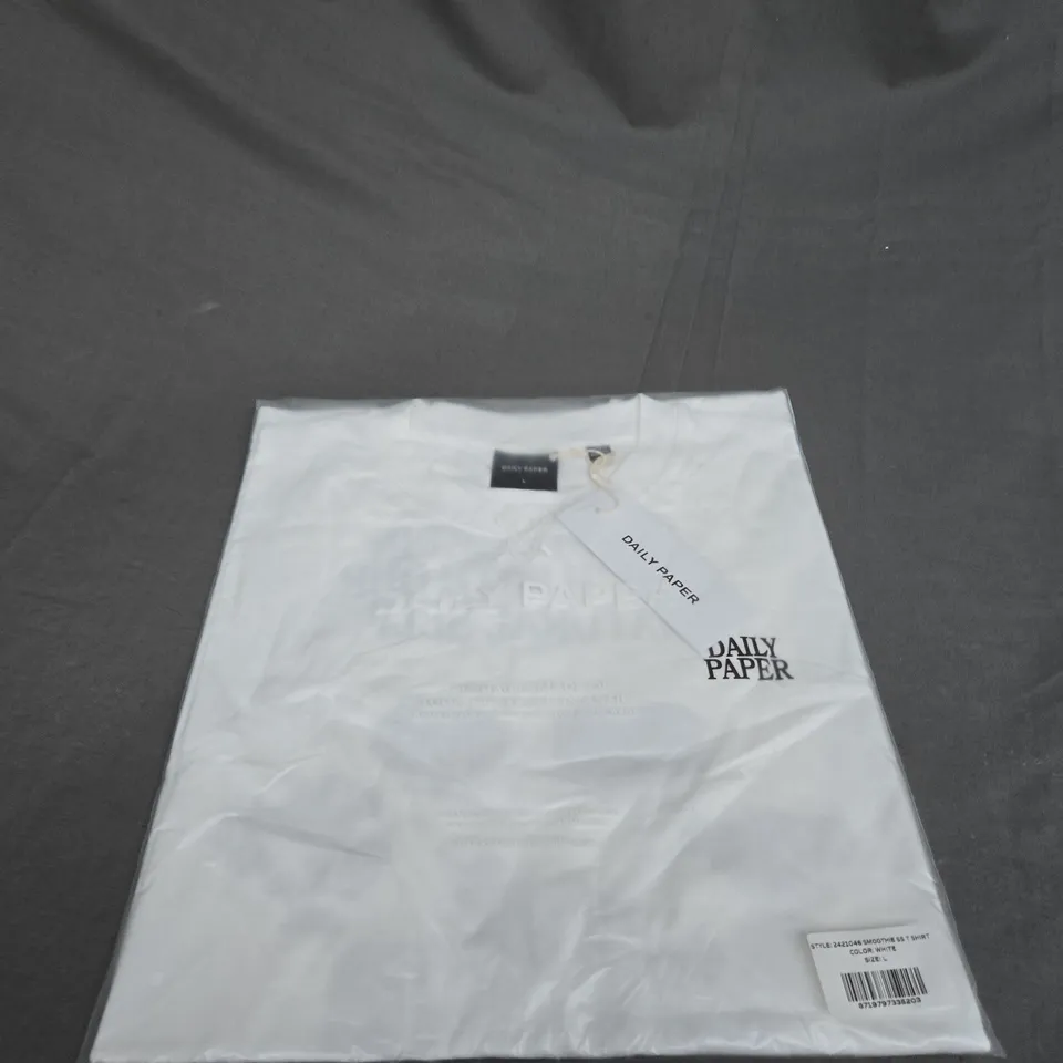 SEALED DAILY PAPER SMOOTHIE SS T-SHIRT - WHITE - SIZE L