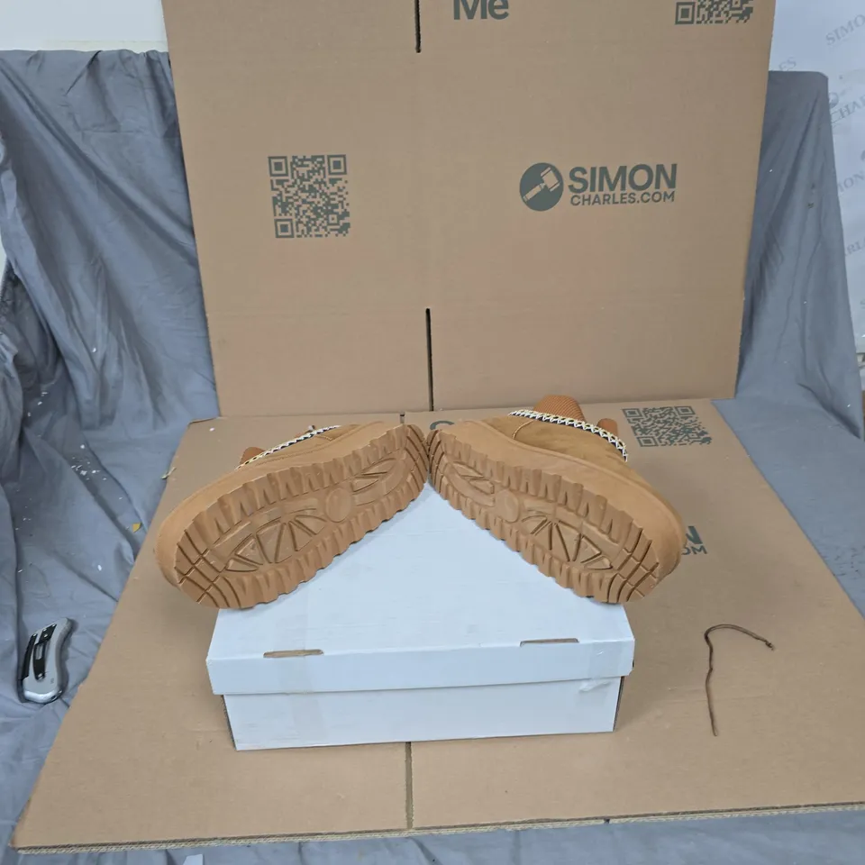 SHOES BY EMMA MELROSE TAN BOOTS WITH KNIT COLLAR - UK 6