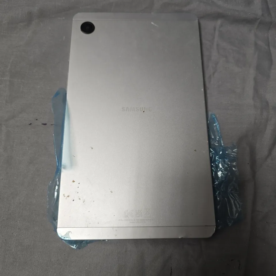 SAMSUNG TABLET – SILVER BACK, ANDROID