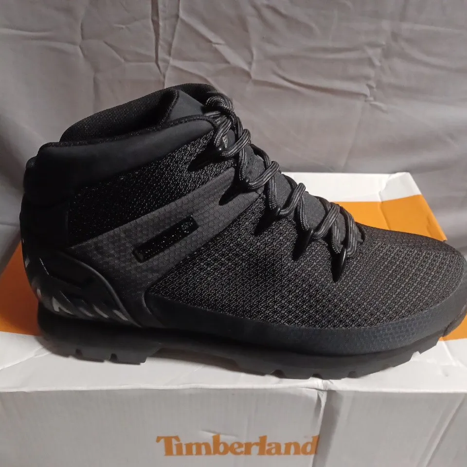 BOXED PAIR OF TIMBERLAND MEN'S BLACK HIKING BOOTS – UK SIZE 9