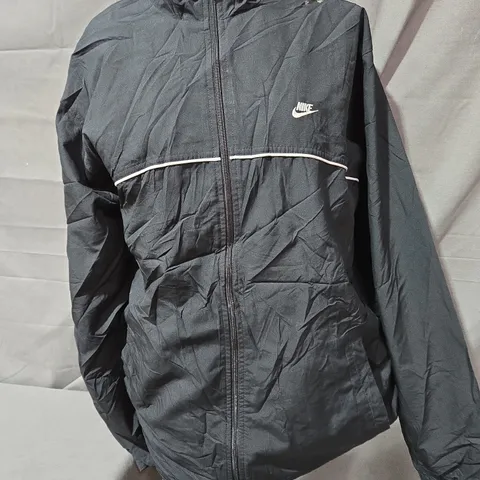 NIKE WINDBREAKER JACKET IN BLACK SIZE L