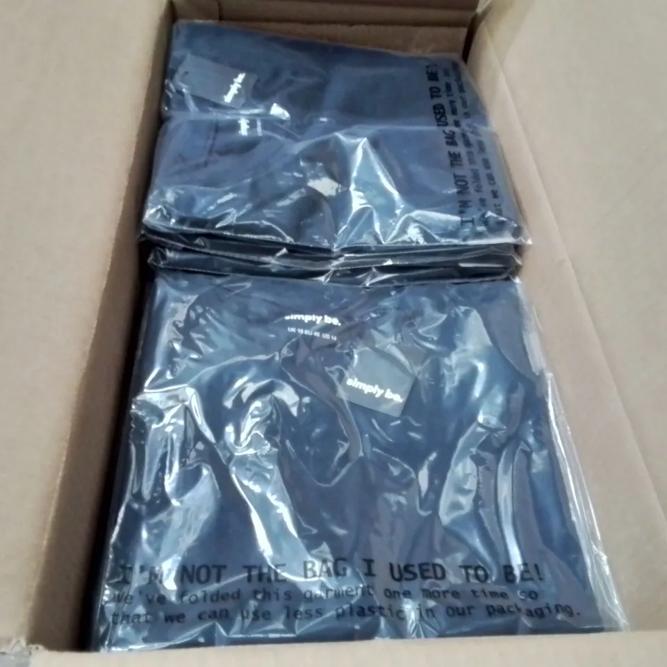 BOXED BRAND NEW APPROXIMATELY 30 SIMPLY BE ACTIVE T-SHIRT NAVY SIZE 18