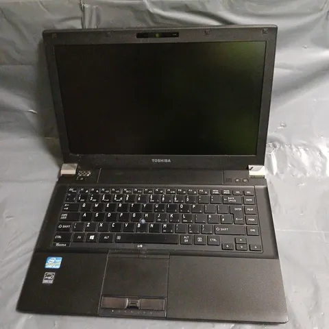 TOSHIBA TECRA R940 LAPTOP 