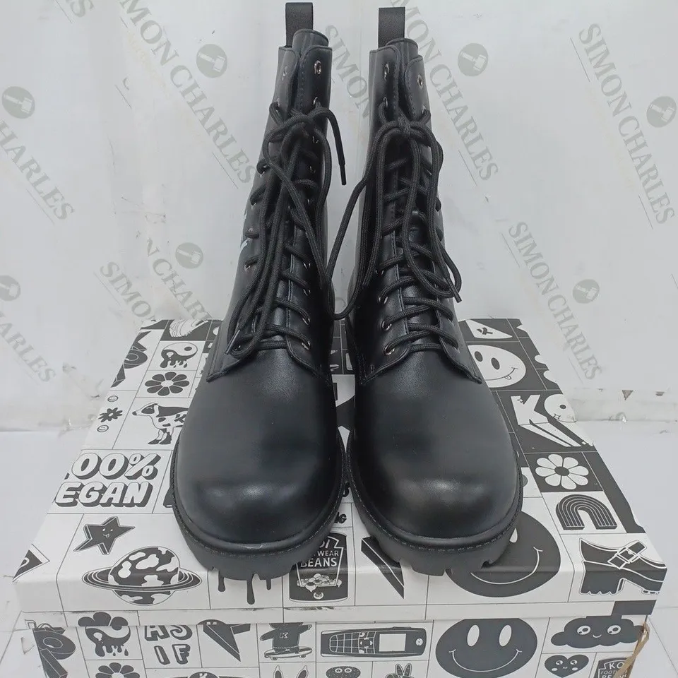 KOI FOOTWEAR MENS BLACK ANIMAL FREE MILITARY BOOTS SIZE 9