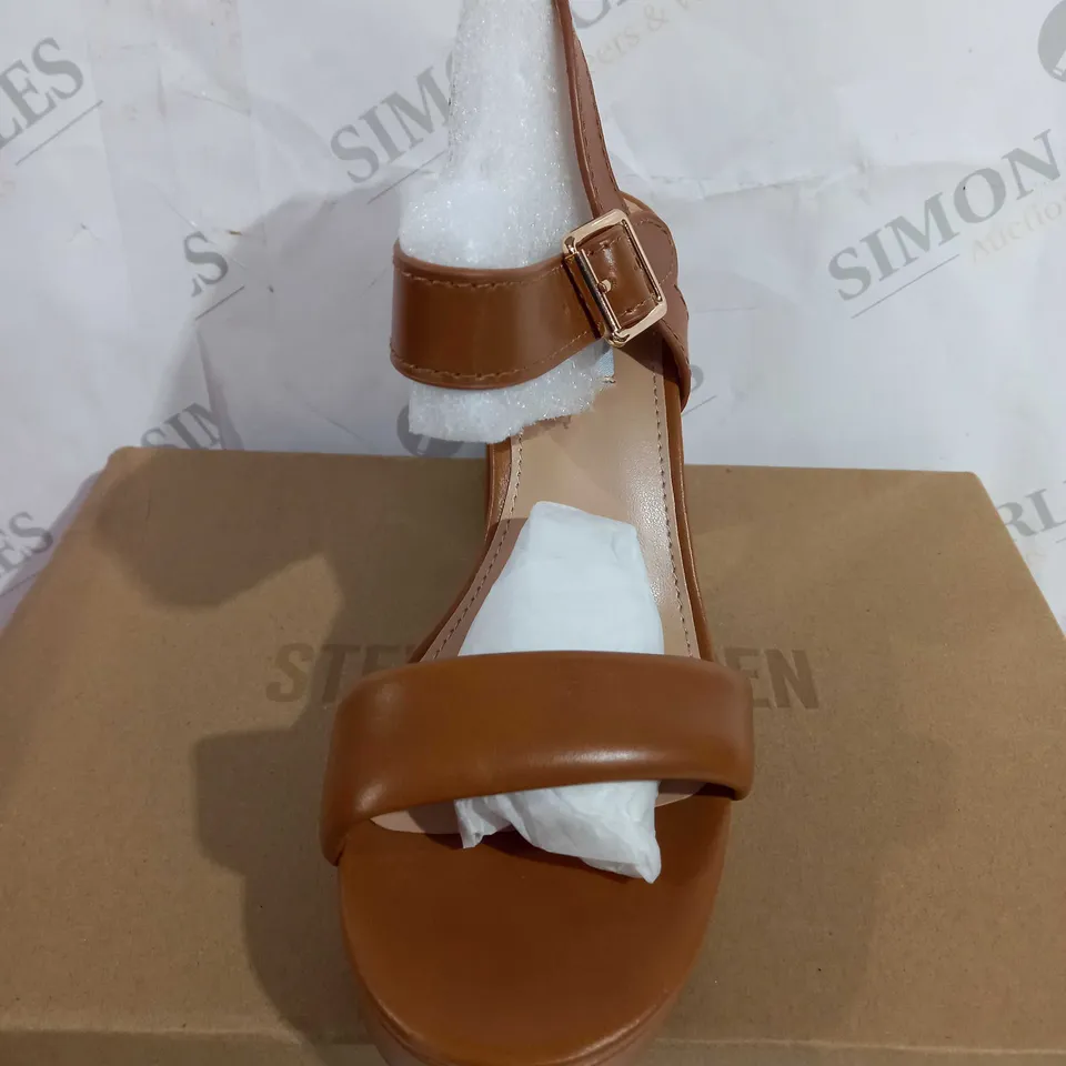 BOXED STEVEN MADDEN BALLERINAS HEELED SHOES, BRAUN - SIZE 5