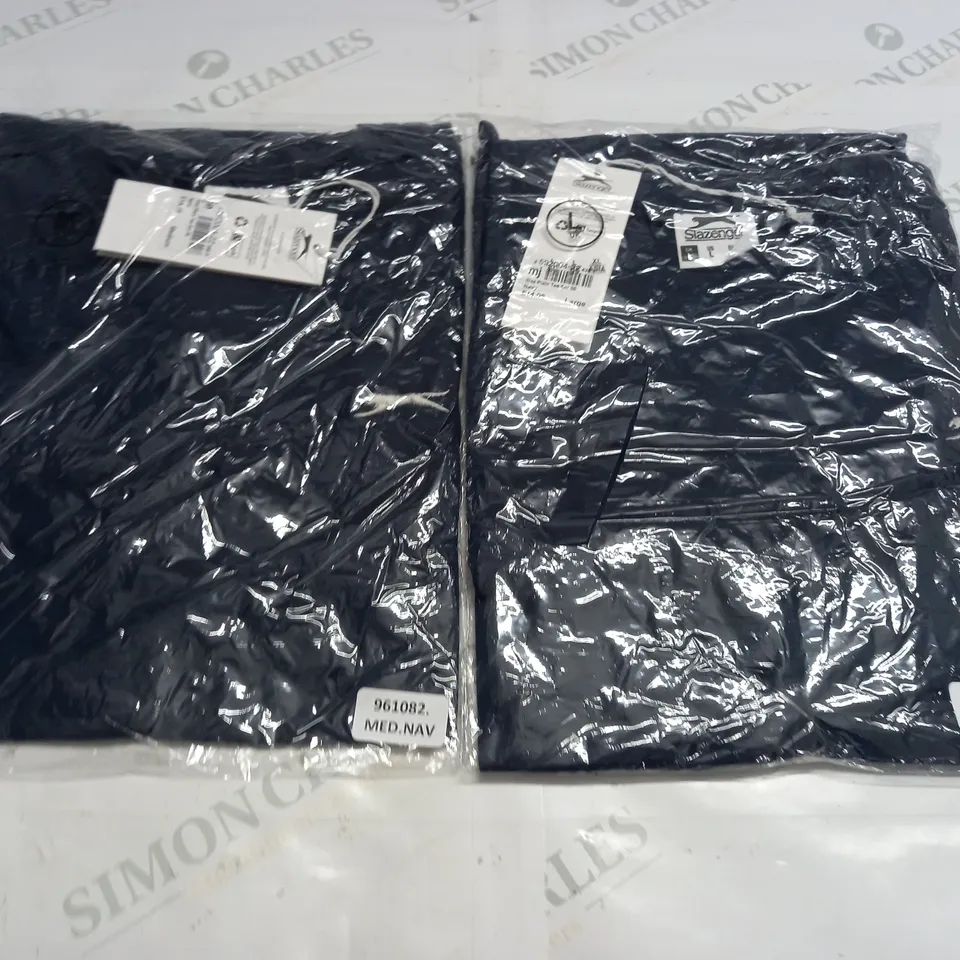 LOT OF 2 BAGGED SLAZENGER PLAIN NAVY T-SHIRTS - M & L