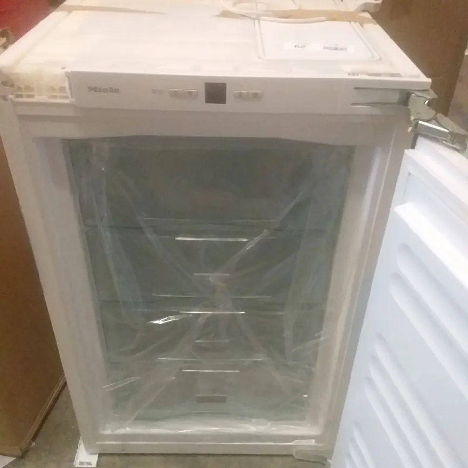 MIELE F 32202 I INBUILT FREEZER