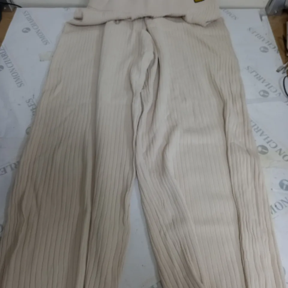 BARBOUR ANDERSON TROUSERS IN CREAM - UK 14