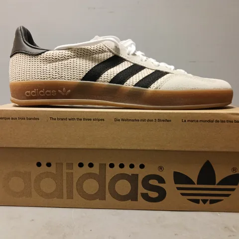 BOXED PAIR OF ADIDAS GAZELLE INDOOR SHOES IN BEIGE/BLACK UK SIZE 6
