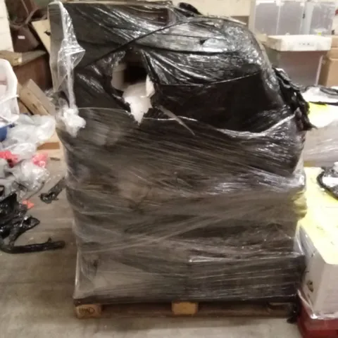 PALLET OF ASSORTED HOUSEHOLD GOODS AND PRODUCTS TO INCLUDE; PACKAGING, CLAY PLANT TOP PEBBLES, CEILING LIGHT ETC