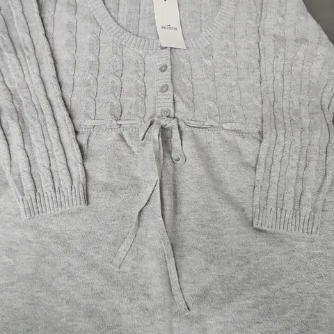 HOLLISTER CABLE-KNIT BABYDOLL SWEATER IN GREY SIZE SMALL