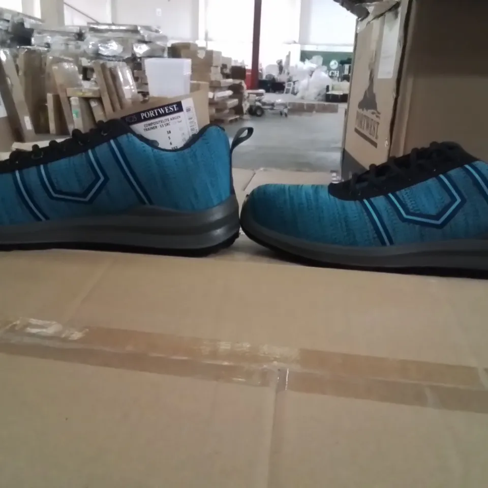 BOXED PORTWEST COMPOITELIE STEEL TOE CAP TRAINERS UK SIZE 5 APPROXIMATELY 10 PER BOX