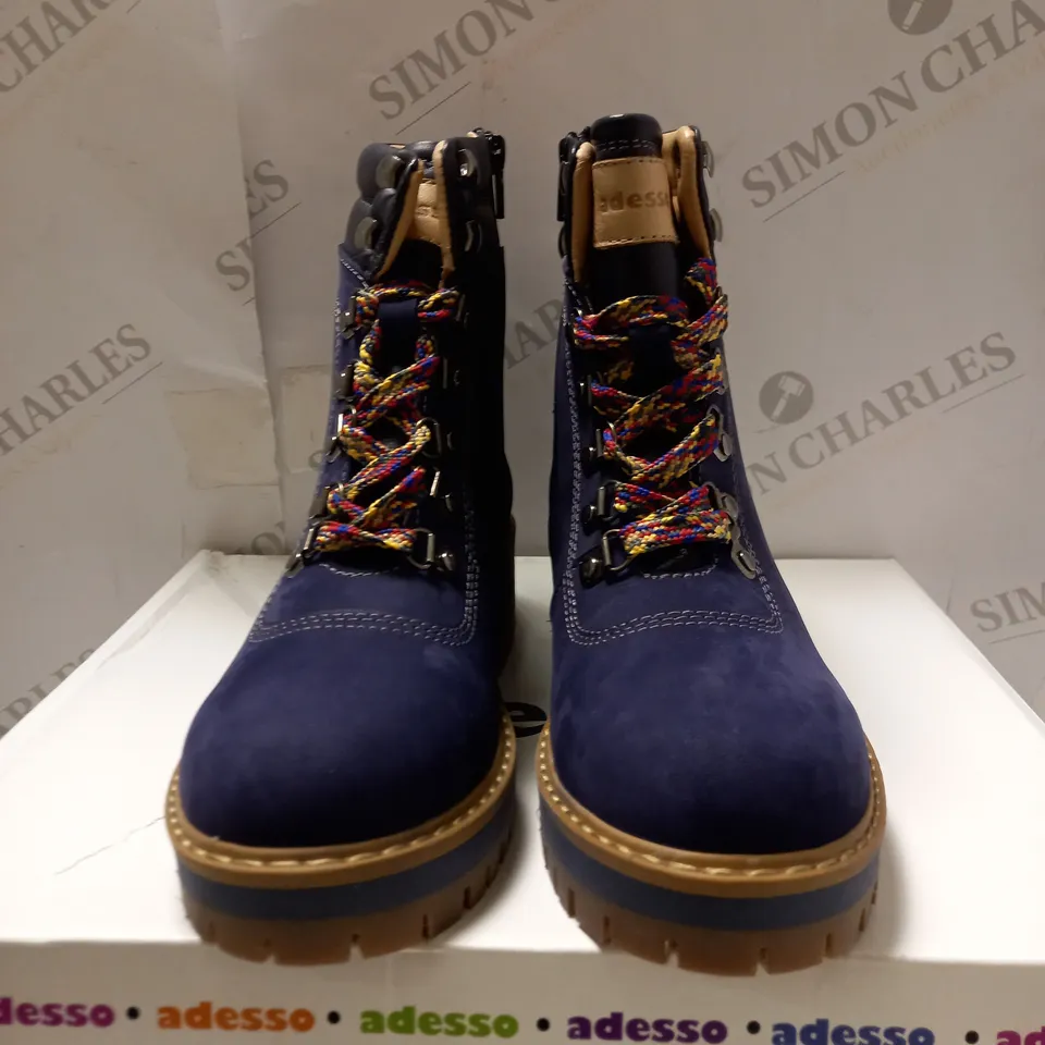 ADESSO RESISTANCE NAVY HIKING BOOTS - SIZE 6
