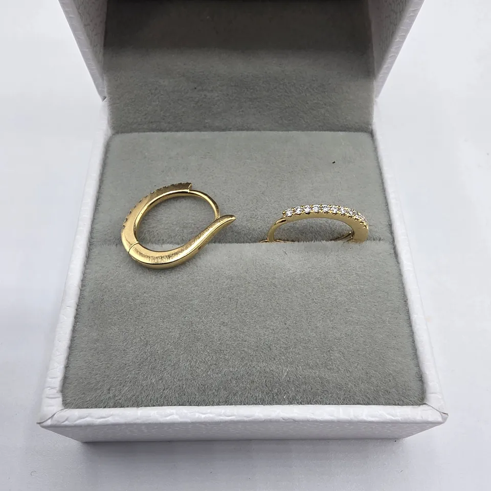 18CT YELLOW GOLD HUGGY EARRINGS SET WITH NATURAL DIAMONDS