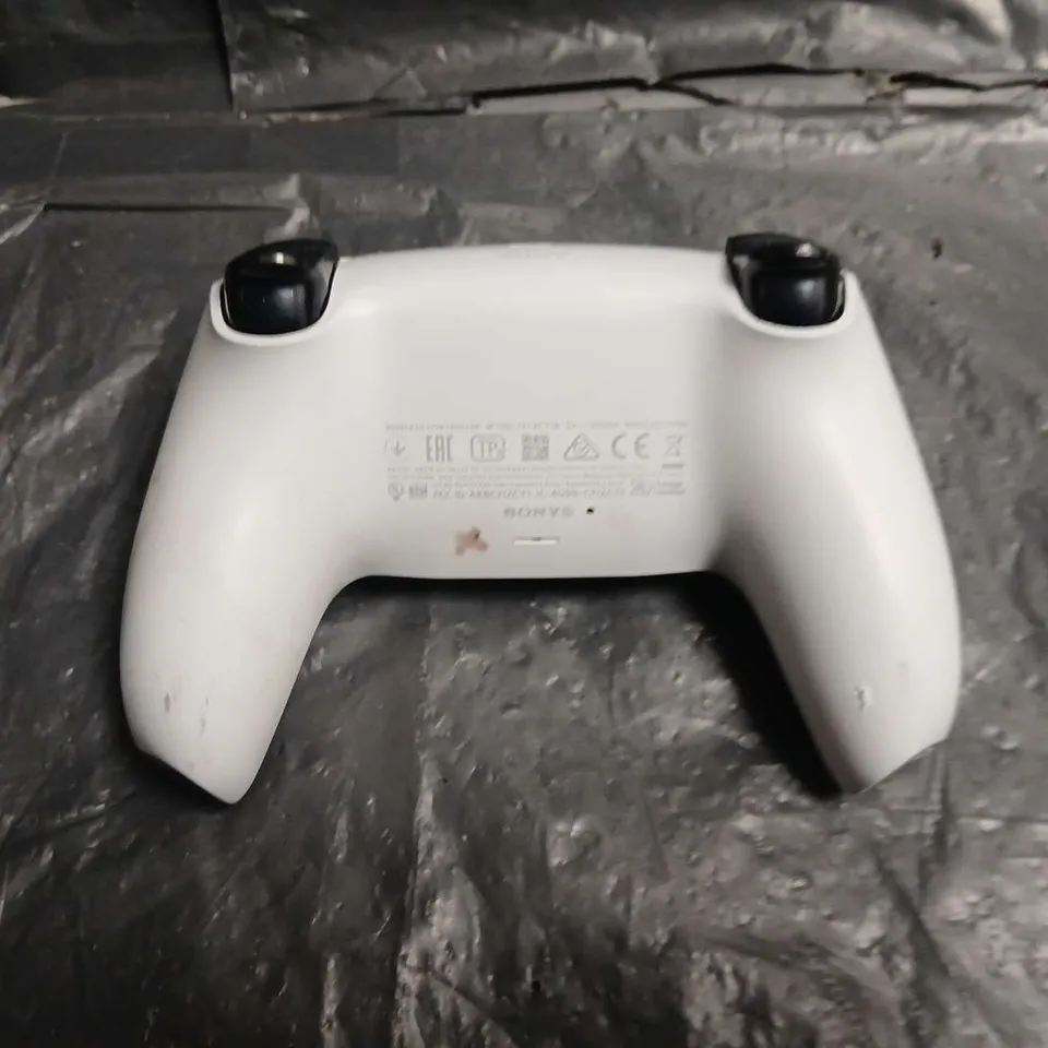 SONY PLAYSTATION 5 DUALSENSE WIRELESS CONTROLLER – WHITE