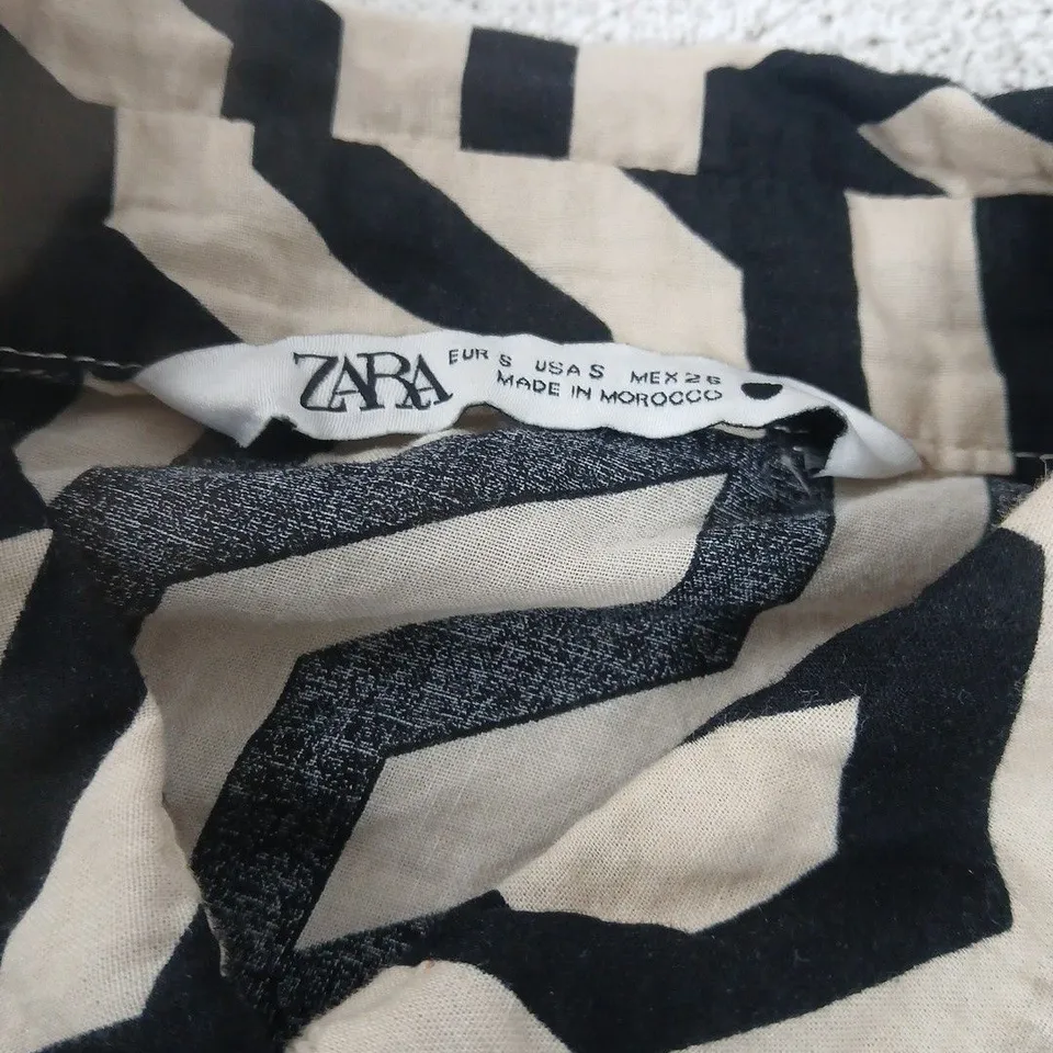 ZARA GEOMETRIC-PRINT SHIRT – BEIGE/BLACK – UK S (EU S, US S) – MADE IN MOROCCO