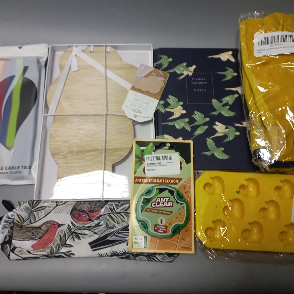 LOT OF ASSORTED HOUSEHOLD ITEMS TO INCLUDE WORK GLOVES, NOTEBOOK AND GUEST BOOK