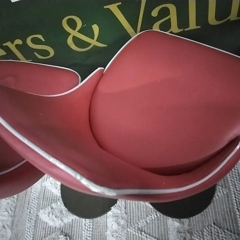 QUALITY ITALIAN MADE PAIR OF BONTEMPI CLARA RED LEATHER BAR STOOLS ON BRASS BASES  RRP £1020