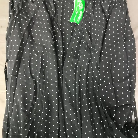 NOBODY'S CHILD KENNEDY MIDI DRESS IN BLACK W. WHITE SPOTS SIZE UNSPECIFIED