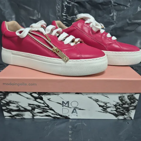 MODA IN PELLE BALIZE LEATHER TRAINERS IN RASPBERRY SIZE 6