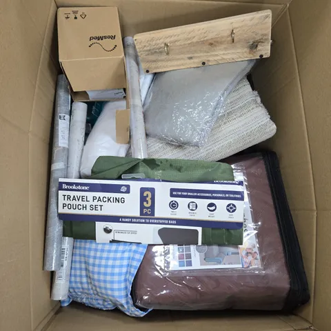 APPROXIMATELY 25 ASSORTED HOUSEHOLD PRODUCTS TO INCLUDE COUCH COVERS, KEY HOOKS AND WALLPAPER - COLLECTION ONLY 