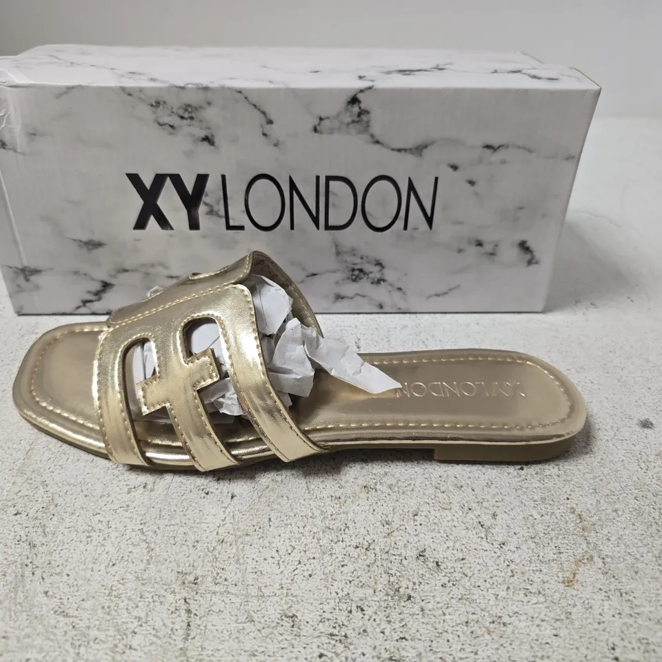 BOXED XY LONDON GOLD METALLIC - UK 5