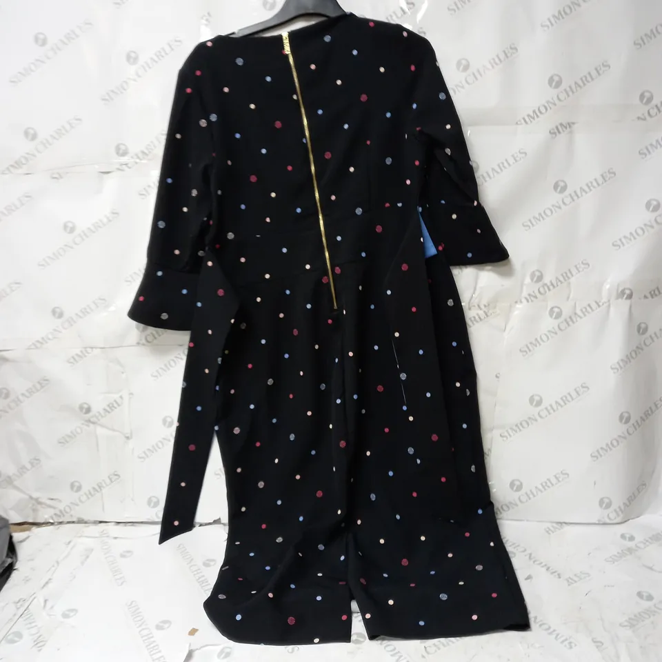 BOX OF APPROXIMATELY 10 ASSORTED WOMEN'S CLOTHING ITEMS INCLUDING JUMPSUITS, DRESSES ETC