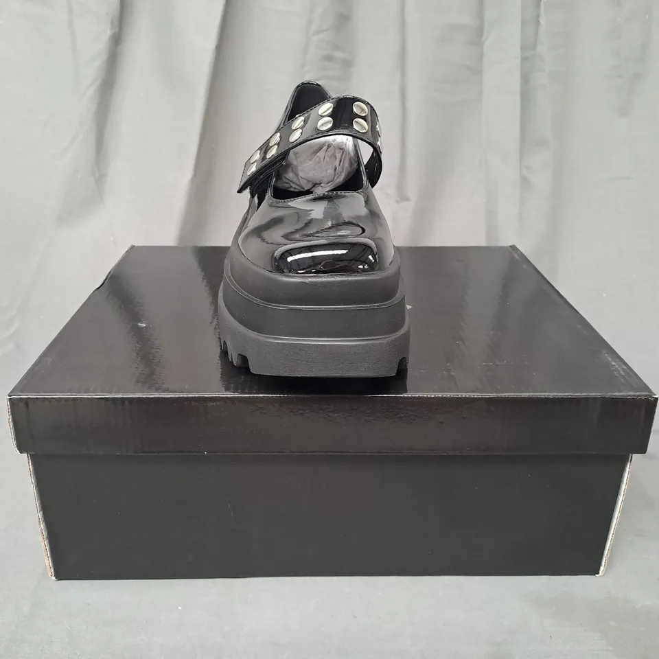 BOXED PAIR OF KOI CHUNKY PLATFORM SHOES IN GLOSSY BLACK SIZE 6