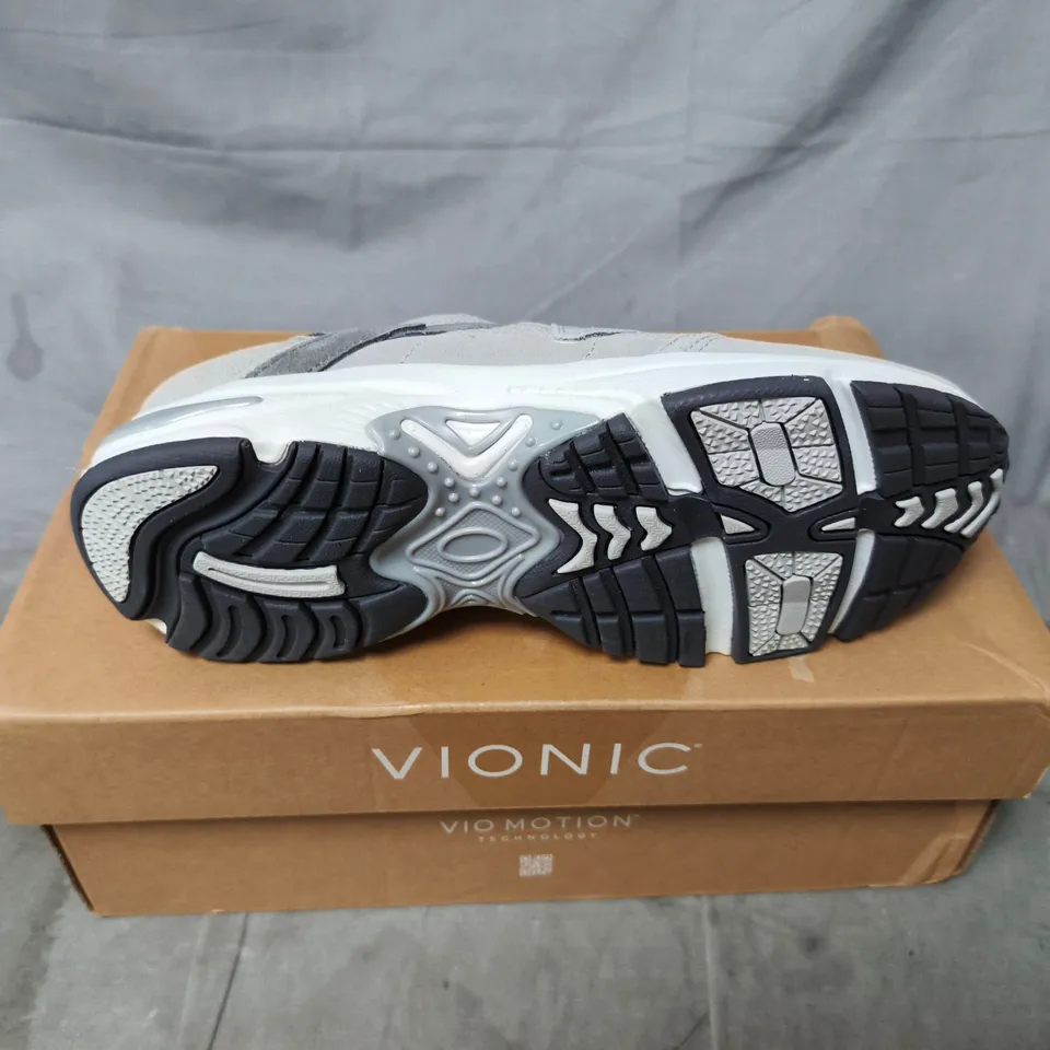 VIONIC MOTION GREY SNEAKERS – ATHLETIC SHOES (UNISEX) – BOXED, UK SIZE 4