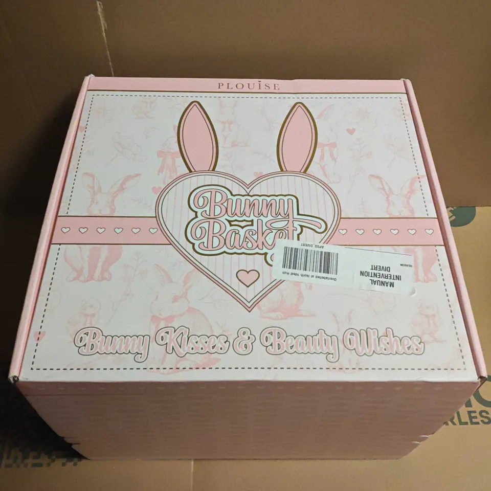 SEALED PLOUISE BUNNY KISSES & BEAUTY WISHES GIFT BOX – PINK COSMETIC SET
