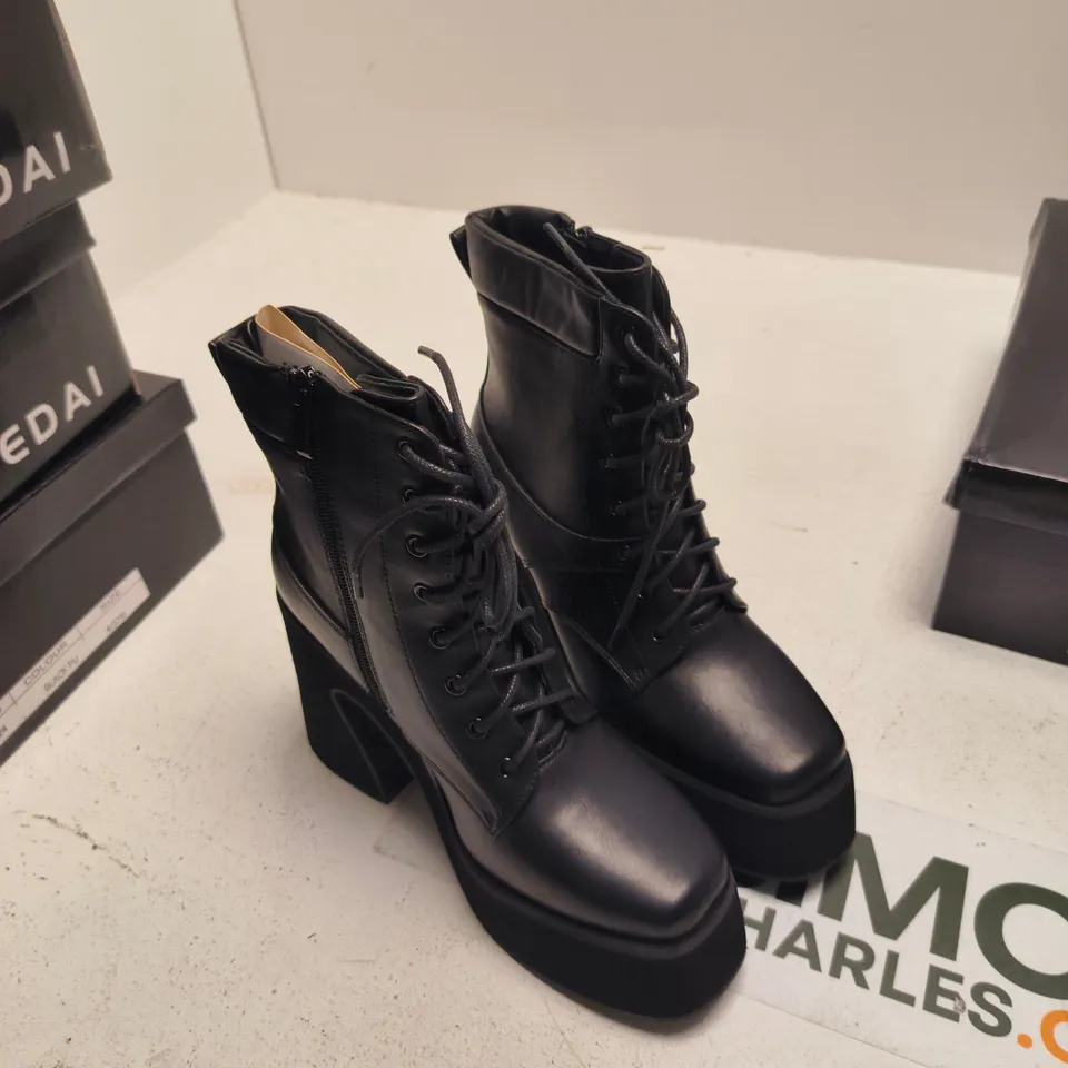 WOMEN'S BLACK PU LACE-UP PLATFORM ANKLE BOOTS – UK4 (EU37) GT24 