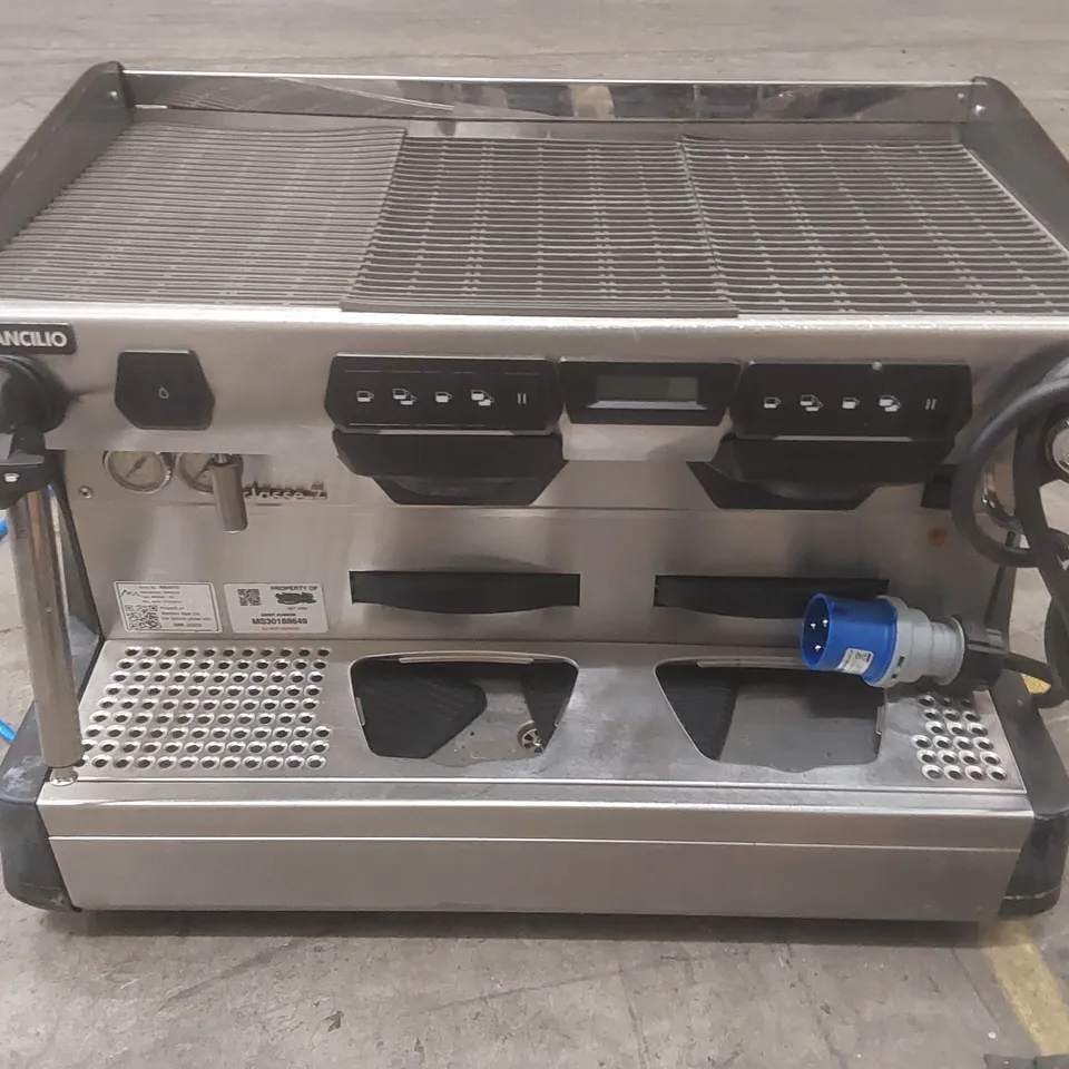 RANCILIO CLASSE 7 COMMERCIAL 2 GROUP COFFEE MACHINE