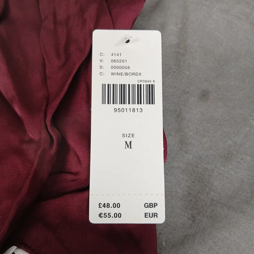ANTHROPOLOGIE SHORTS IN WINE - M