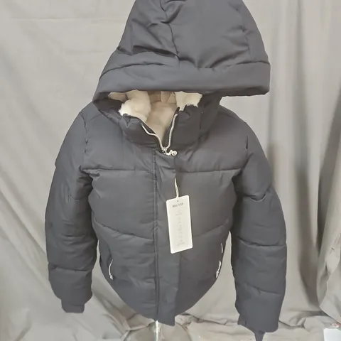 HOLLISTER PUFFER COAT WITH FUR-LINED HOOD – SIZE S
