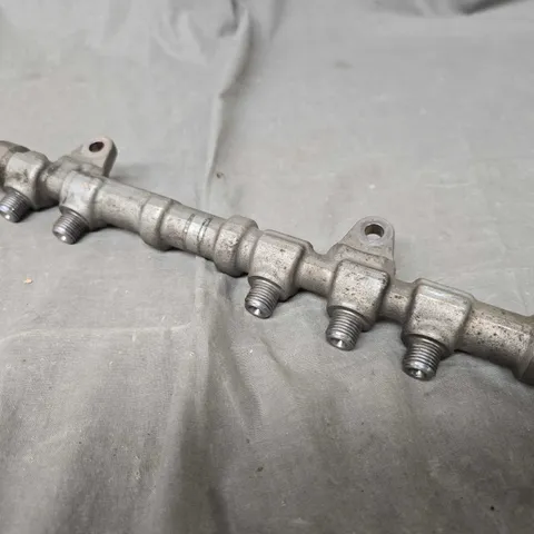 BOSCH 0-445-214-217 FUEL INJECTOR RAIL LINE 