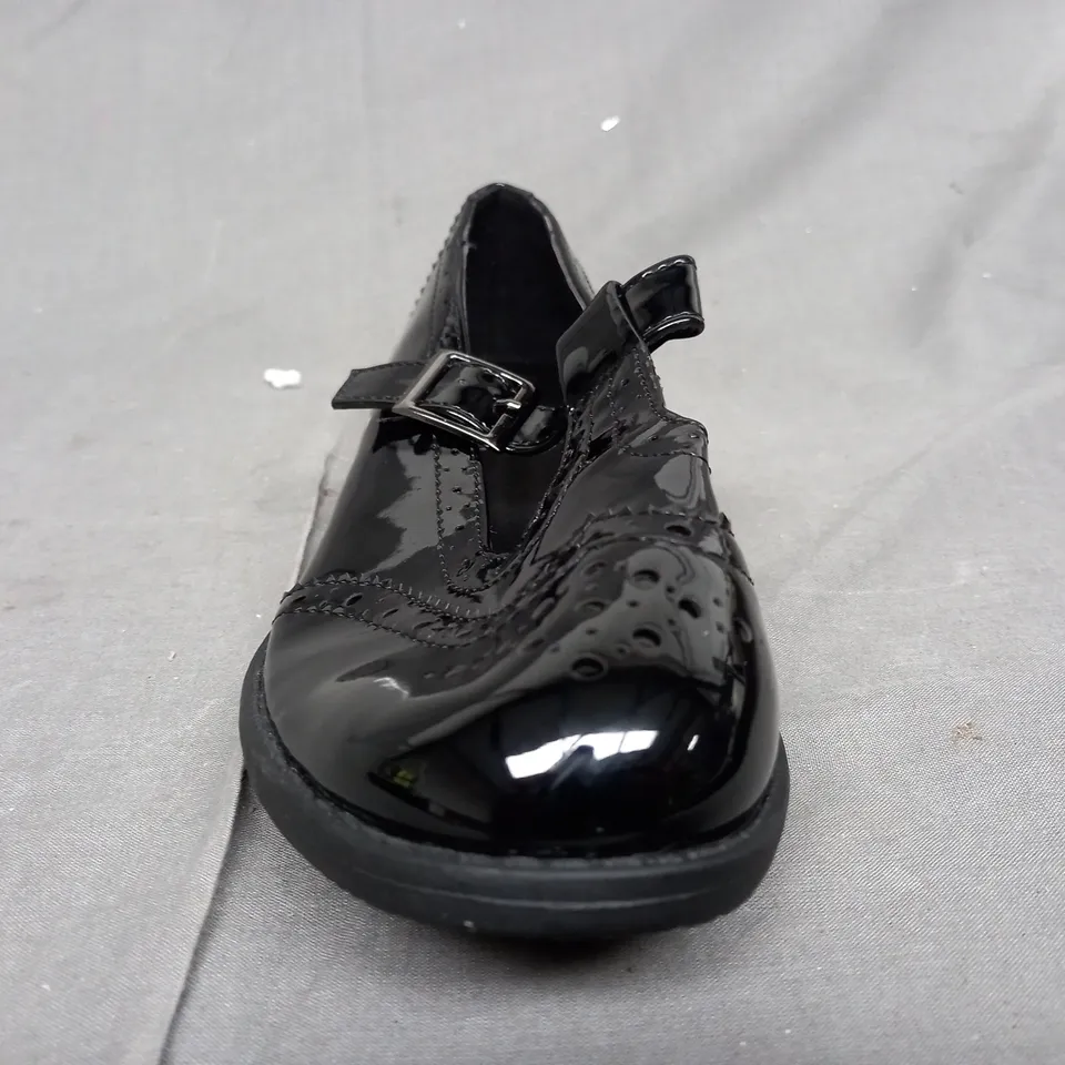 BOX OF APPROXIMATELY 10 PAIRS OF LILLEY SHOES IN BLACK - VARIOUS SIZES