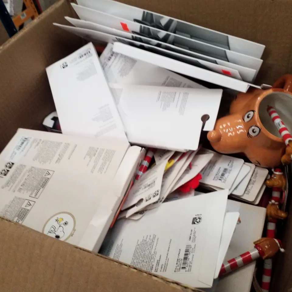 BOX CONTAINING ASSORTED PRODUCTS INCLUDING LARGE PULL BOW, 2025 WEEKLY PLANNERS, A5 JOURNALS, SNOWGLOBE, BIG PAPER CLIPS & THE GRINCH NOVELTY SHAPED MUG