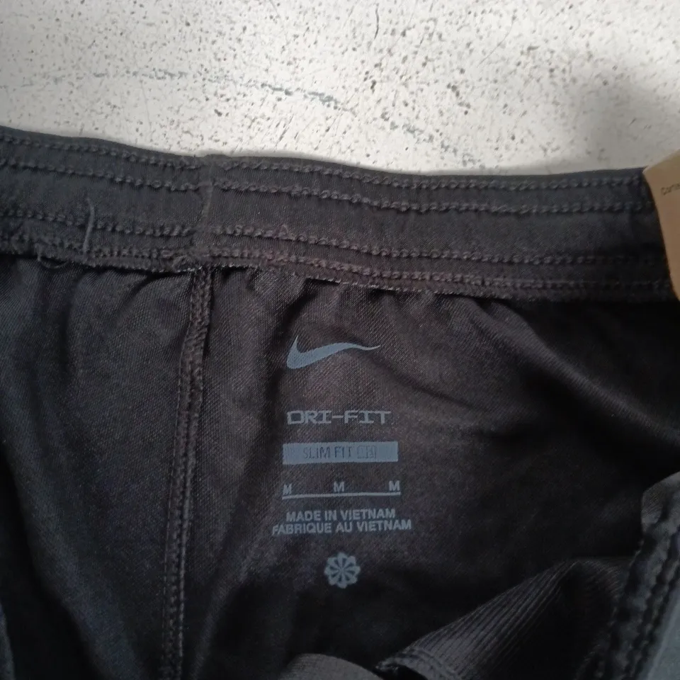 NIKE DRI-FIT SLIM FIT MEN’S SHORTS – BLACK/VOLT, SIZE M