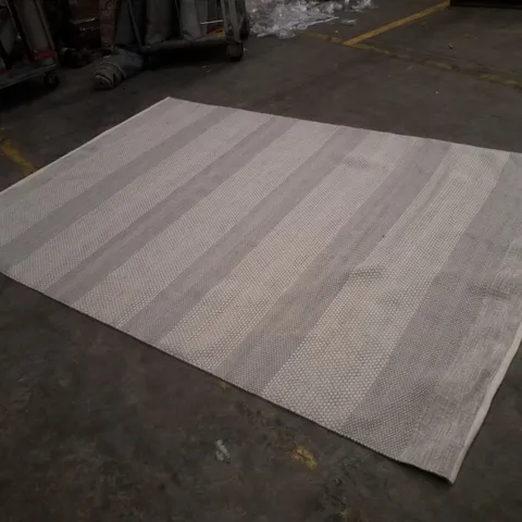 QUALITY DESIGNER AREA RUG - APPROXIMATELY 200×290CM