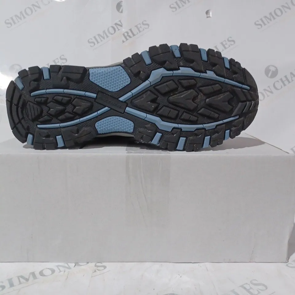 BOXED PAIR OF SKECHERS WATERPROOF BOOTS IN NAVY SIZE 6.5