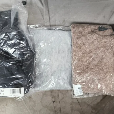 APPROXIMATELY 20 ASSORTED CLOTHING AND FASHION PRODUCTS IN VARIOUS STYLES AND SIZES - COLLECTION ONLY